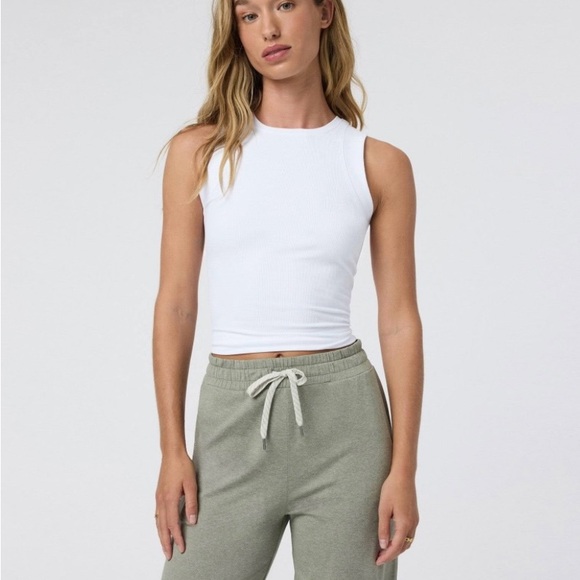 Vuori Tops - Vuori White Ribbed Tank Top